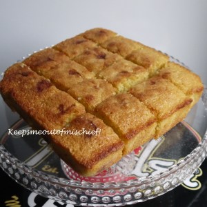 Cherry and Almond Cake Btes